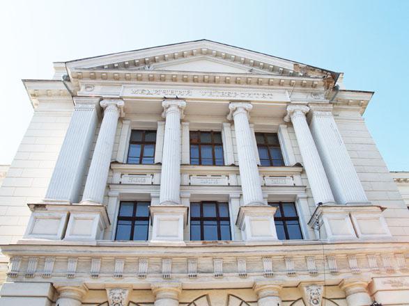 Kristi Makning avtomexanik sifatida pornosi