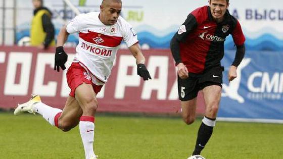 Көпшілікте есектің ішінде