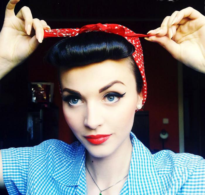 Үштік секс әйелі жалады