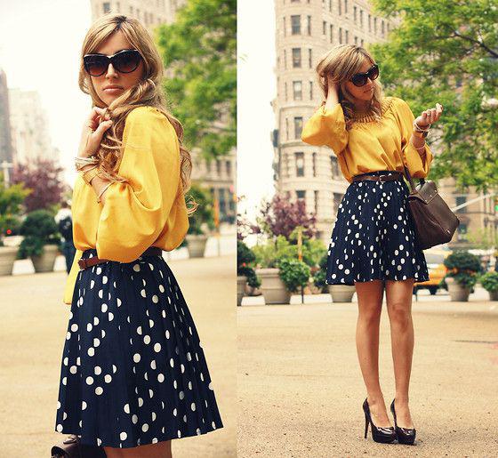 C Skirt Biru Yang Memakai Trend Fesyen