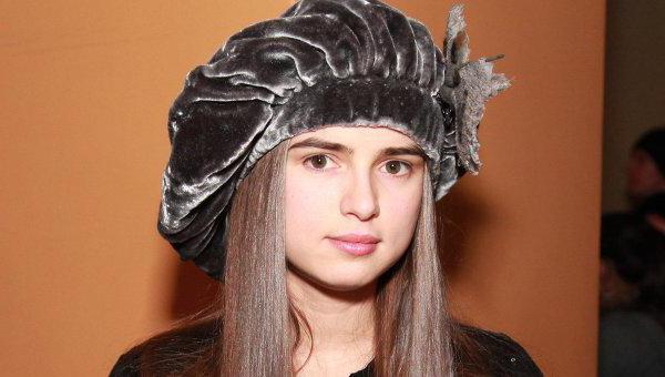 Sonya Karpunina, aktrisa, yalangoch