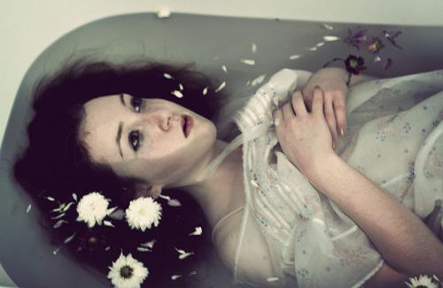 Дәретхана қабырғасындағы тесік арқылы жыныстық қатынас