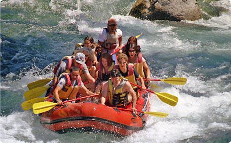 Rafting Apa Itu Apa Yang Anda Perlu Tahu Mengenai Arung Jeram Ulasan Mengenai Rafting