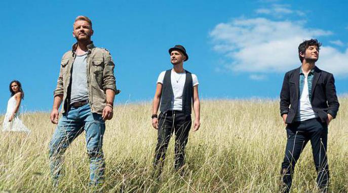 Жалаңаш Анна Чапманның эротикалық фотосуреттері Етік киген байланған қыздардың суреттері