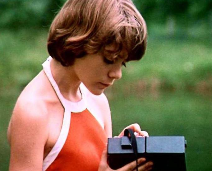 Rus qizlari yechinayotgan video