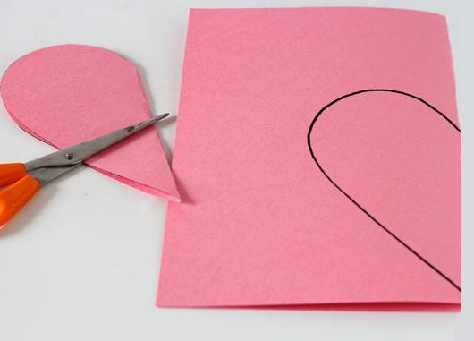 Hd 720 жас қыздардың порно видеолары Жігіттер іш киімсіз жүзіп жүр.